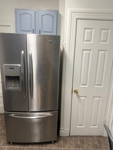 Building Photo - 22 Sherwood Ave