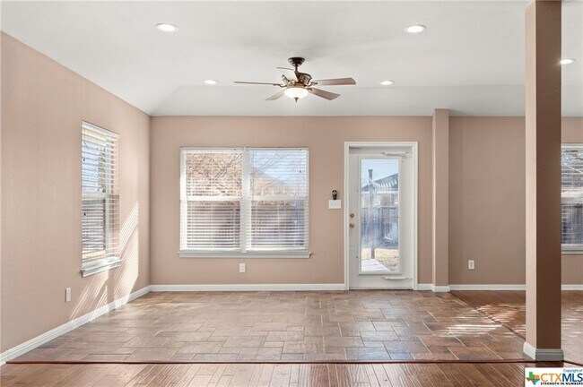 Building Photo - 1623 Anna Lee Dr