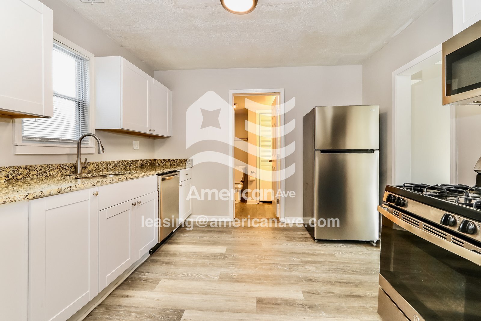 Building Photo - 939 W Florence Ave