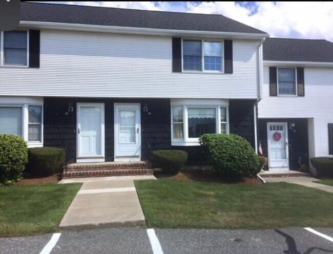 Building Photo - 15 Christopher Dr