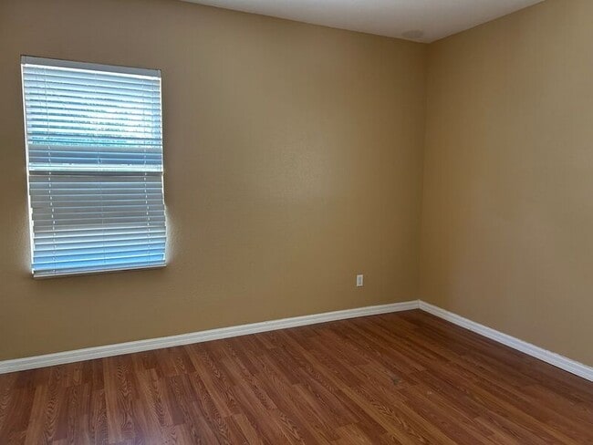 Building Photo - 854 Kazaros Cir