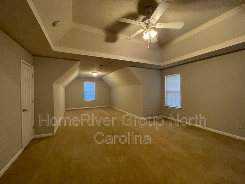 Building Photo - 5111 Eagle Creek Dr