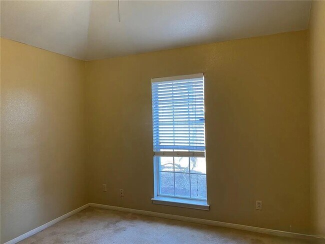 Building Photo - 1510 Zinfandel Dr