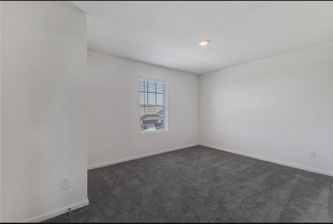 Building Photo - 27235 Blue Pool Dr