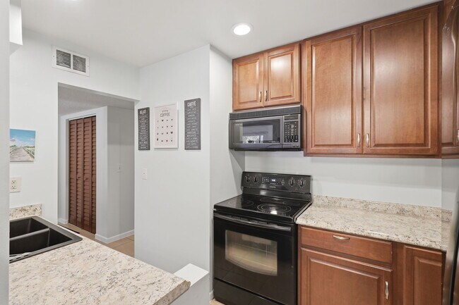 Building Photo - 140 Orchid Woods Ct