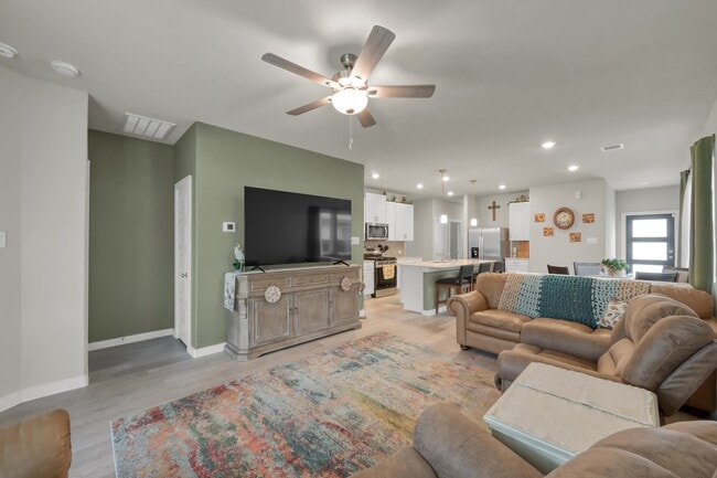 Building Photo - 372 Sunrise Ranch Dr