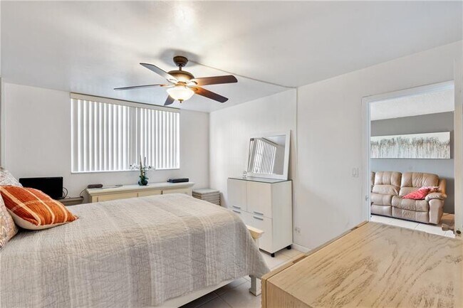 Building Photo - 4500 N Federal Hwy