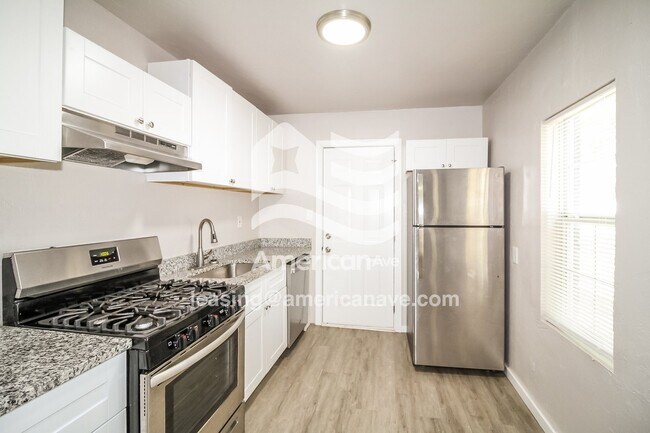 Building Photo - 206 W Kittyhawk Dr