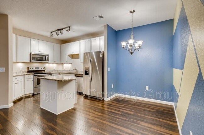 Building Photo - 804 Summer Hawk Dr