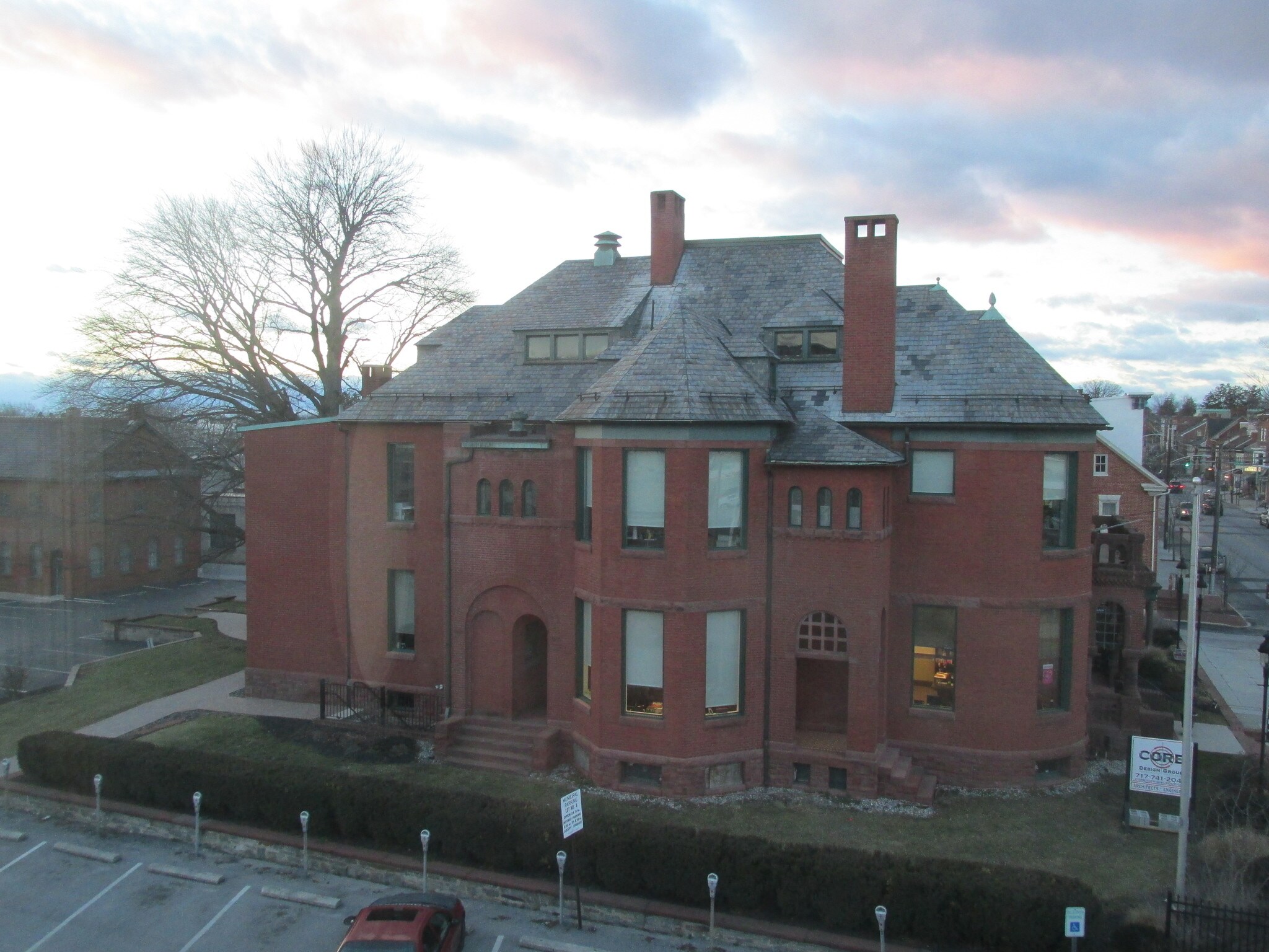 Views - 102 Carlisle St