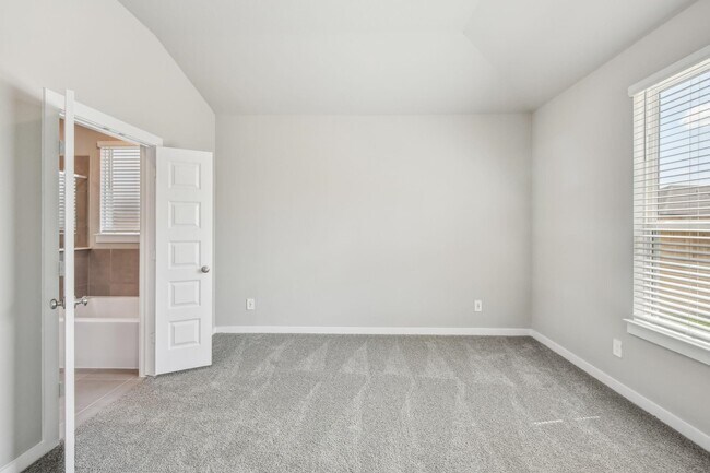 Building Photo - 6607 Castella Dr