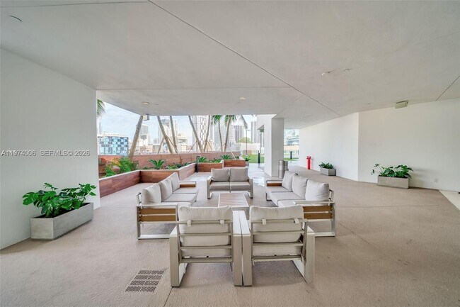 Building Photo - 350 S Miami Ave