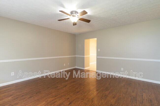 Building Photo - 6121 Bill Murray Ln