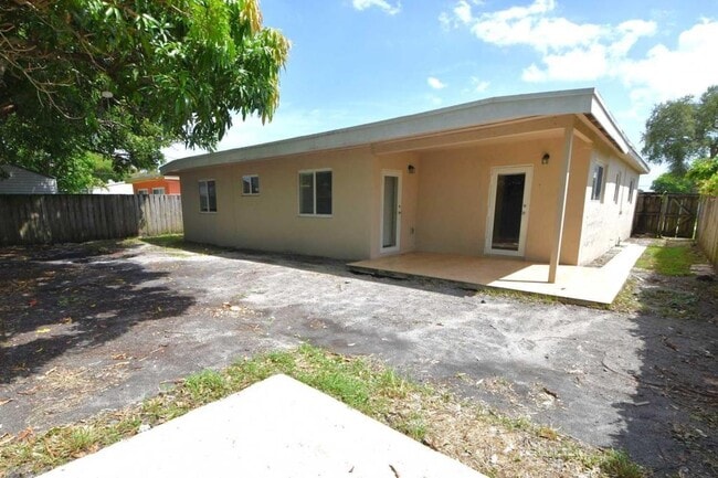 Building Photo - 7421 Normandy St