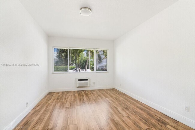 Building Photo - 9790 E Bay Harbor Dr