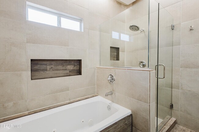 Building Photo - 3733 Tierra Campa Dr