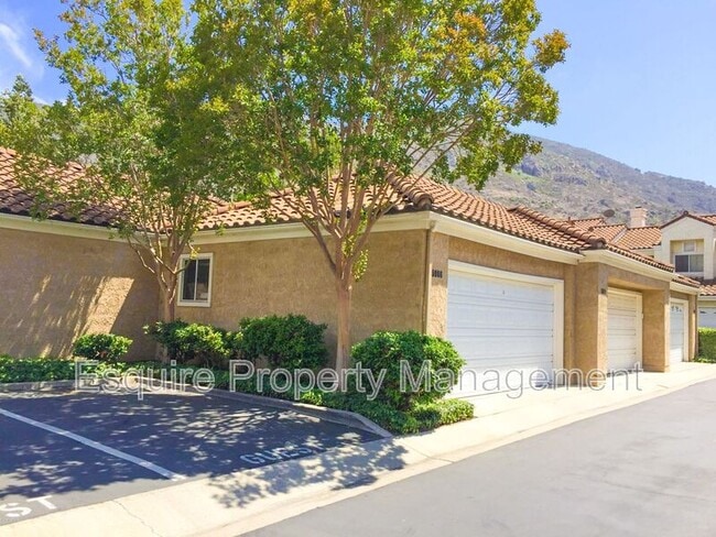 Building Photo - 5966 Paseo Encantada