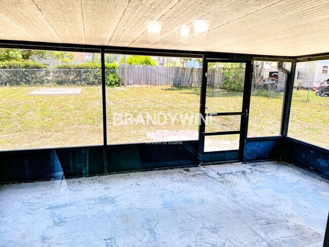 Building Photo - Beautiful 3BR in Deltona Lakes! MOVE IN SP...