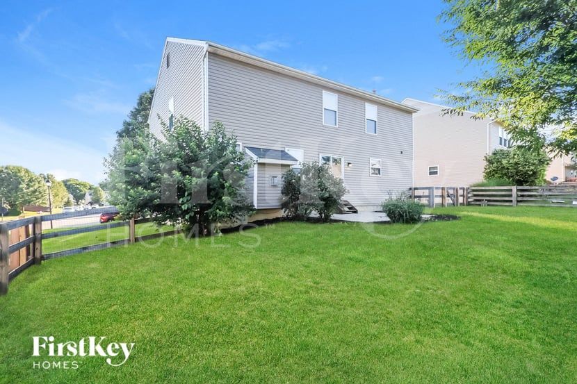 Building Photo - 5986 Driftwood Ct
