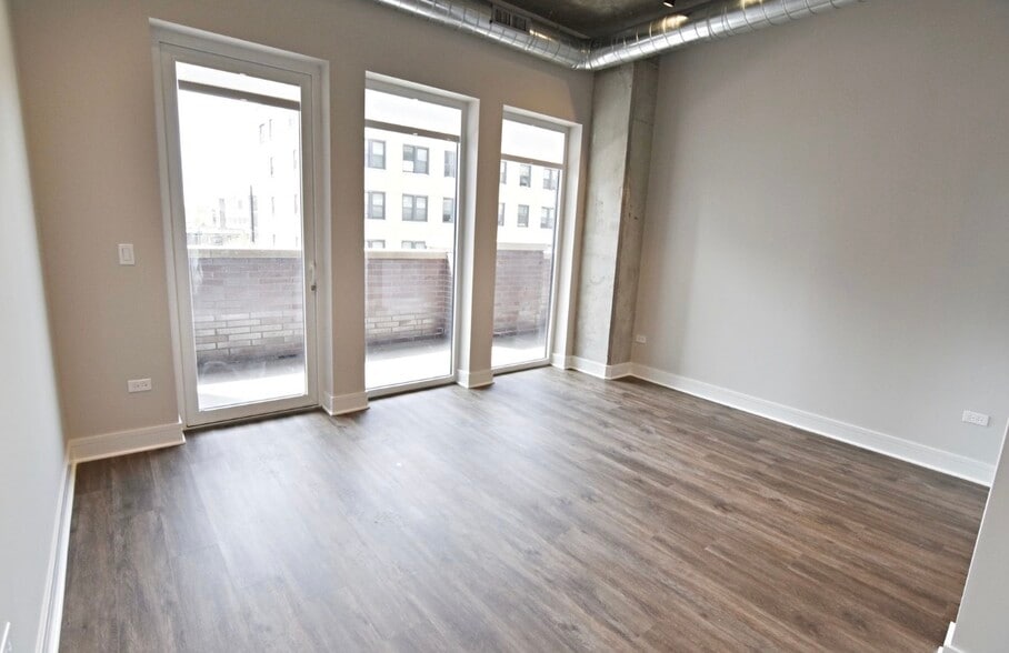 Building Photo - 3804 N Broadway St