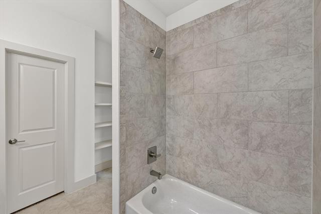 Building Photo - 502 E Kimball St