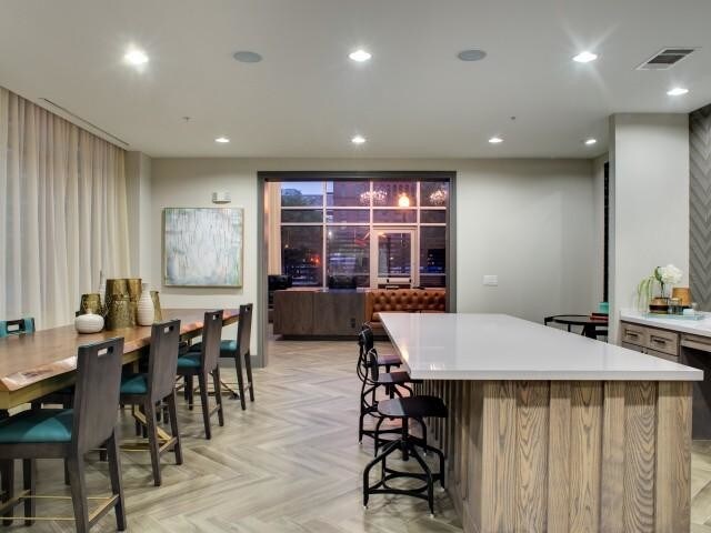 Building Photo - 2 bedroom in Dallas TX 75202