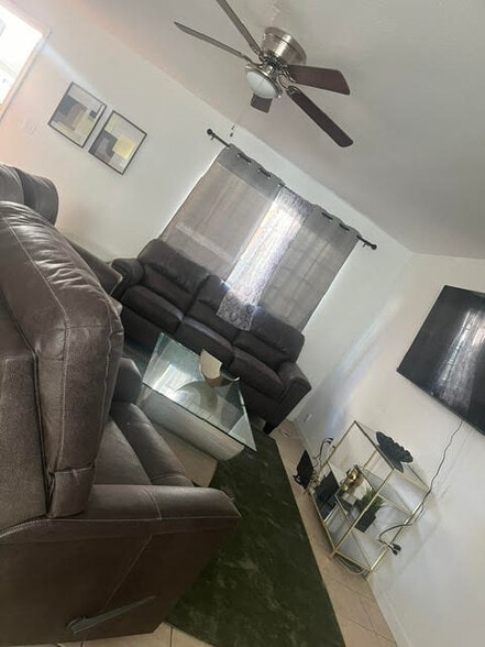 Building Photo - 1446 Liholiho St