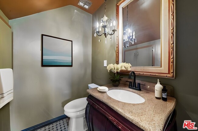 Building Photo - 11585 Riverside Dr