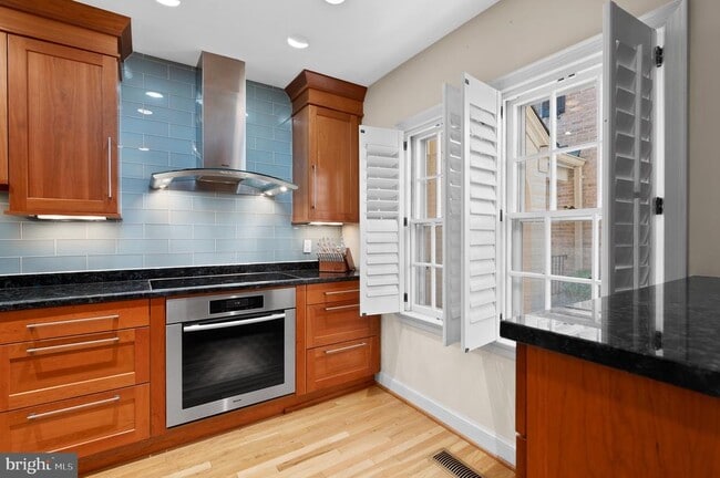 Building Photo - 4346 Westover Pl NW