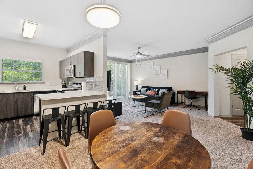 Building Photo - 12100 Metric Blvd