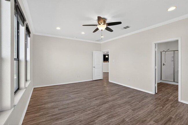 Building Photo - 2239 Howry Dr