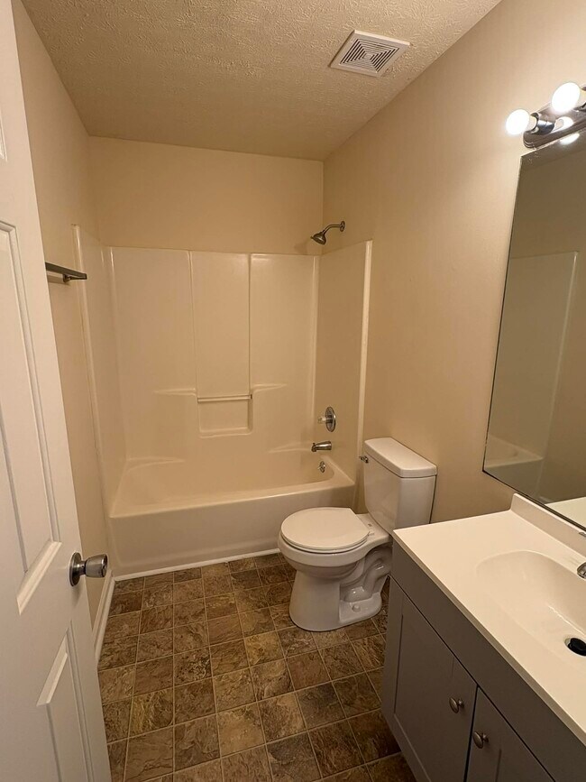 Building Photo - 1618 McIntosh St