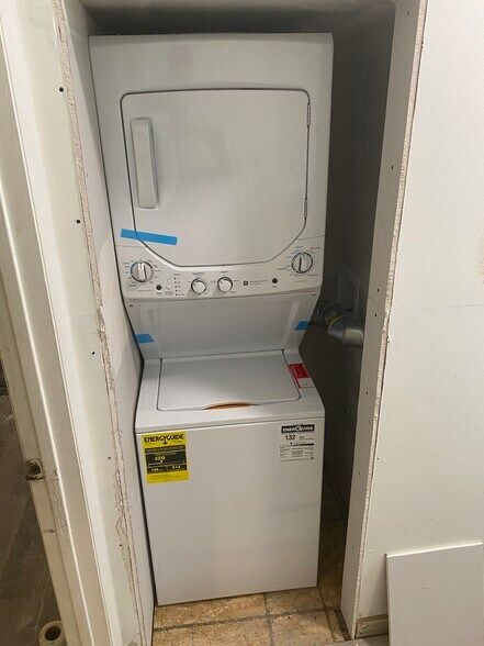 Building Photo - 1262 S Fairfield Ave