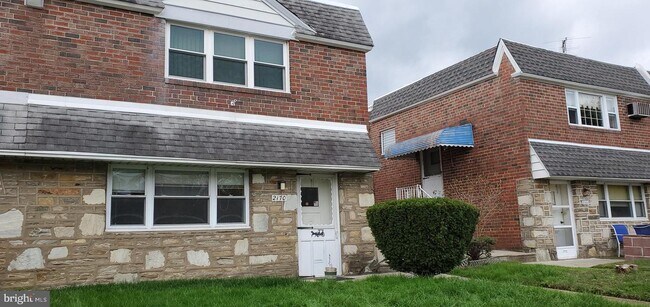 Building Photo - 2170 Strahle St