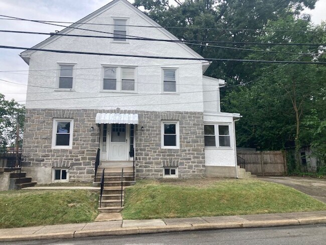 Building Photo - 143 N Highland Ave