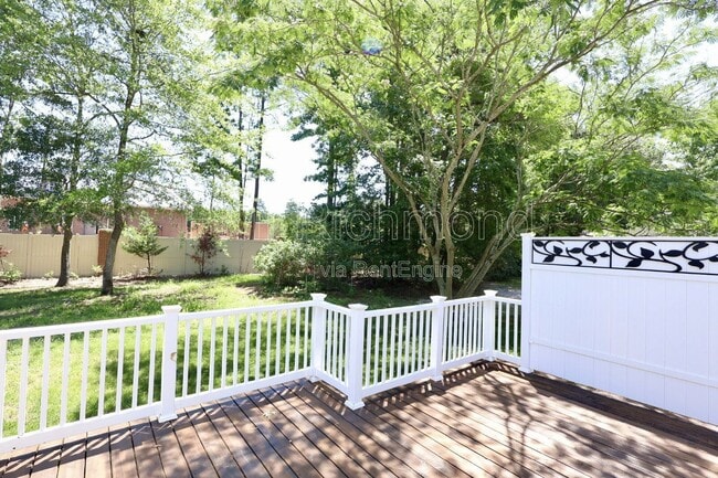 Building Photo - 9713 Pampas Dr