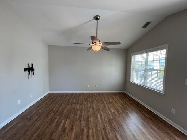 Building Photo - 3308 Greenridge Way