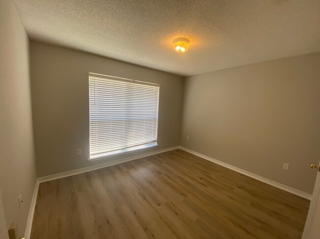 Building Photo - 9676 Parker Lake Cir