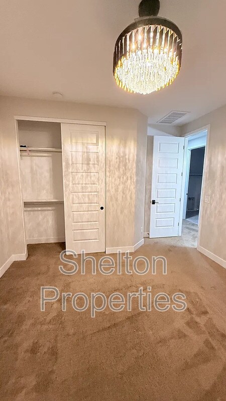 Building Photo - 5229 N 79th Dr