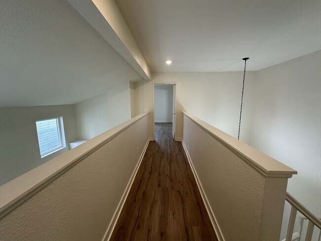 Building Photo - 15819 Antelope Dr