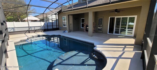Building Photo - 1721 Saffron Plum Ln