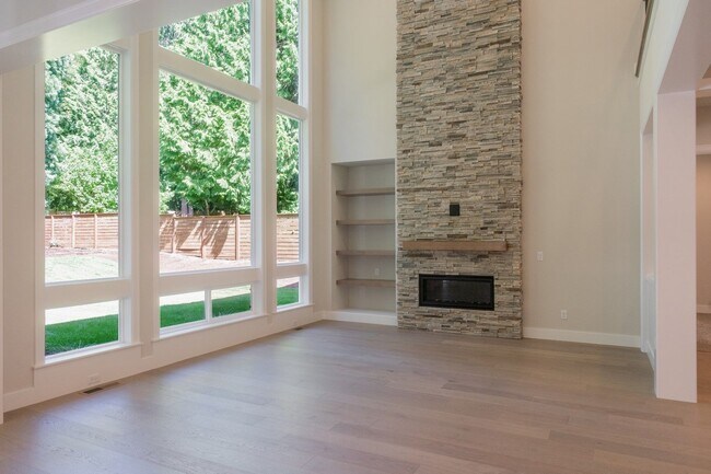 Building Photo - 5Bd/4.25Ba Kirkland House