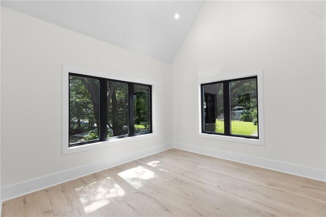 Building Photo - 2278 Tally Dr
