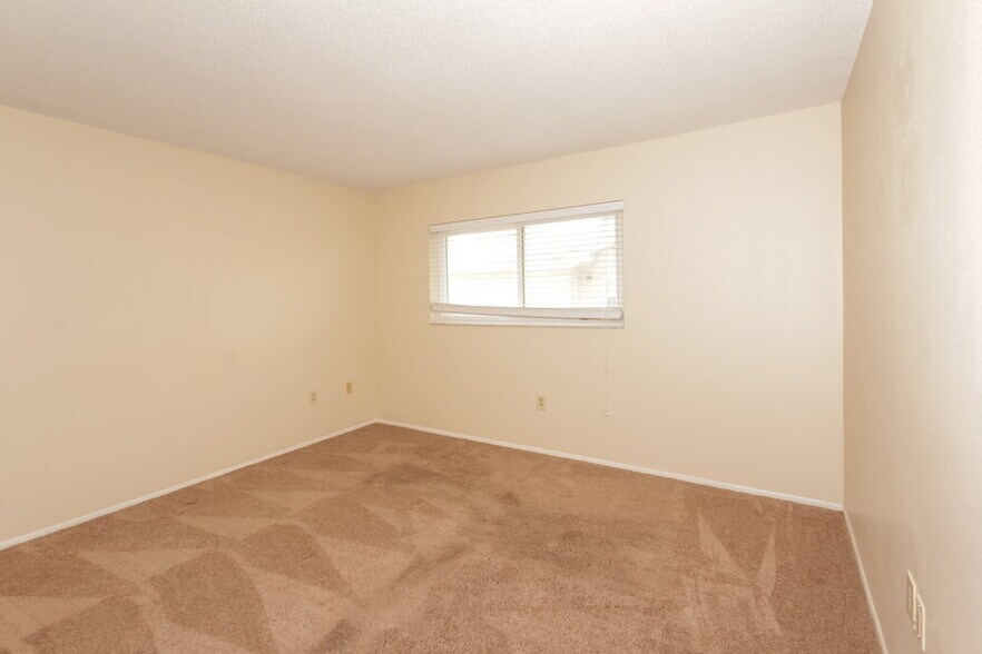 Building Photo - 4248 Dryden Cir