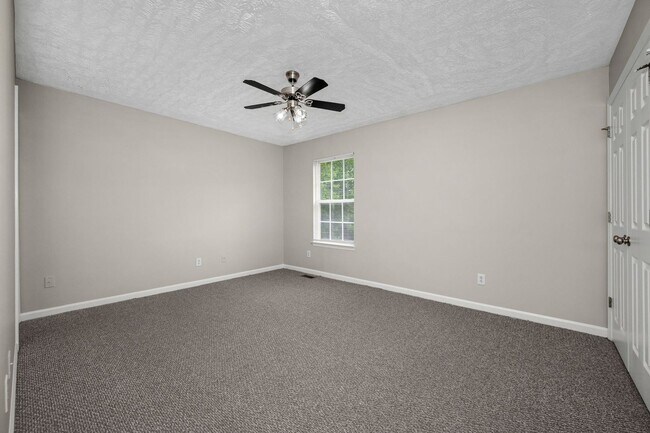 Building Photo - Hamlet Square Townhomes Unit 2344A