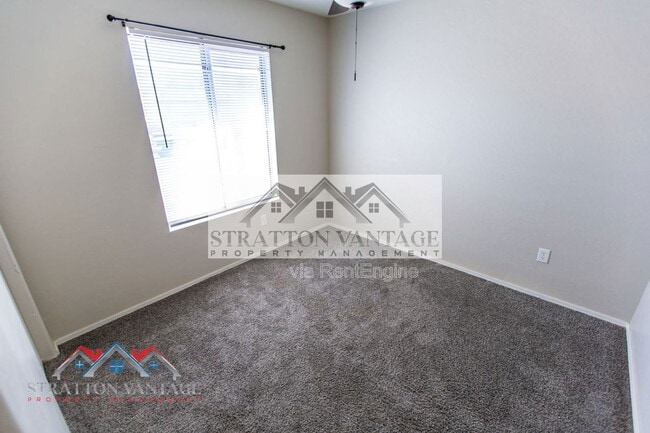 Building Photo - 2185 N Mosley Dr