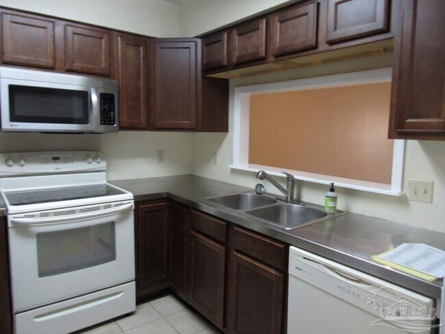 Building Photo - 9004 Governors Pl Ct