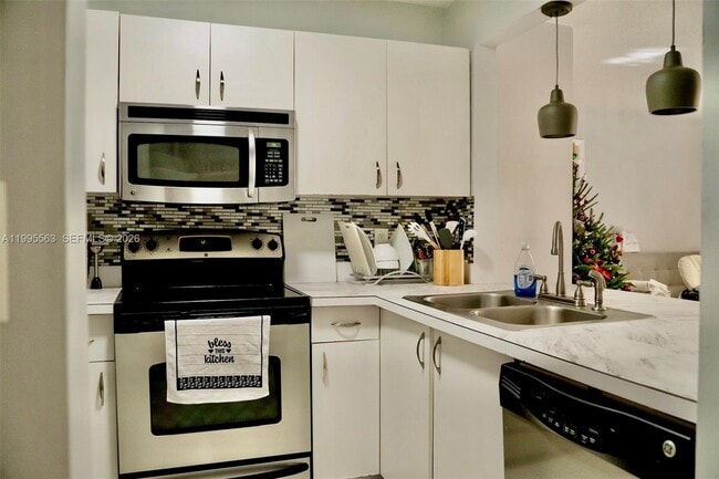 Building Photo - 430 SE 7th St