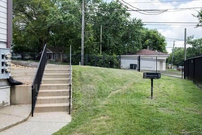 Building Photo - 517 Veritas St
