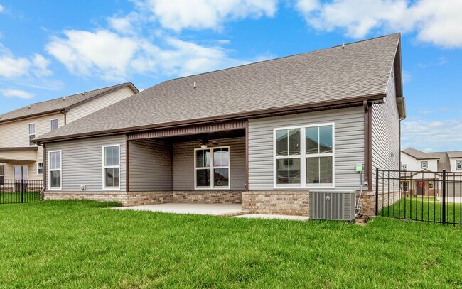 Building Photo - 3 Bedroom 3 Bath Home For Rent Near Post!